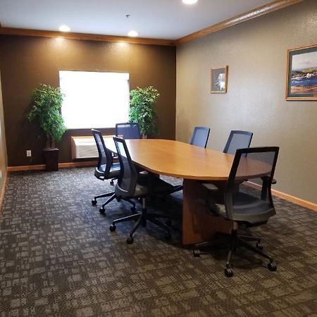 Holiday Inn Express Winfield - Teays Valley Hurricane Bagian luar foto
