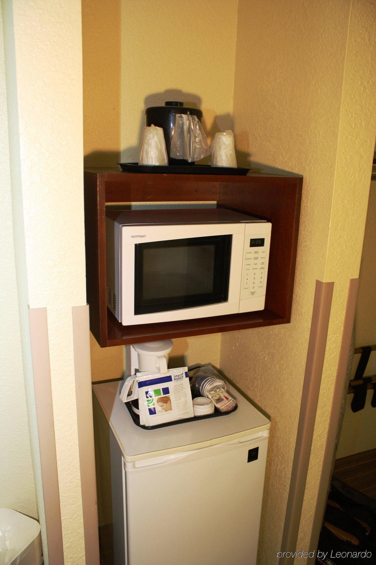 Holiday Inn Express Winfield - Teays Valley Hurricane Bagian luar foto