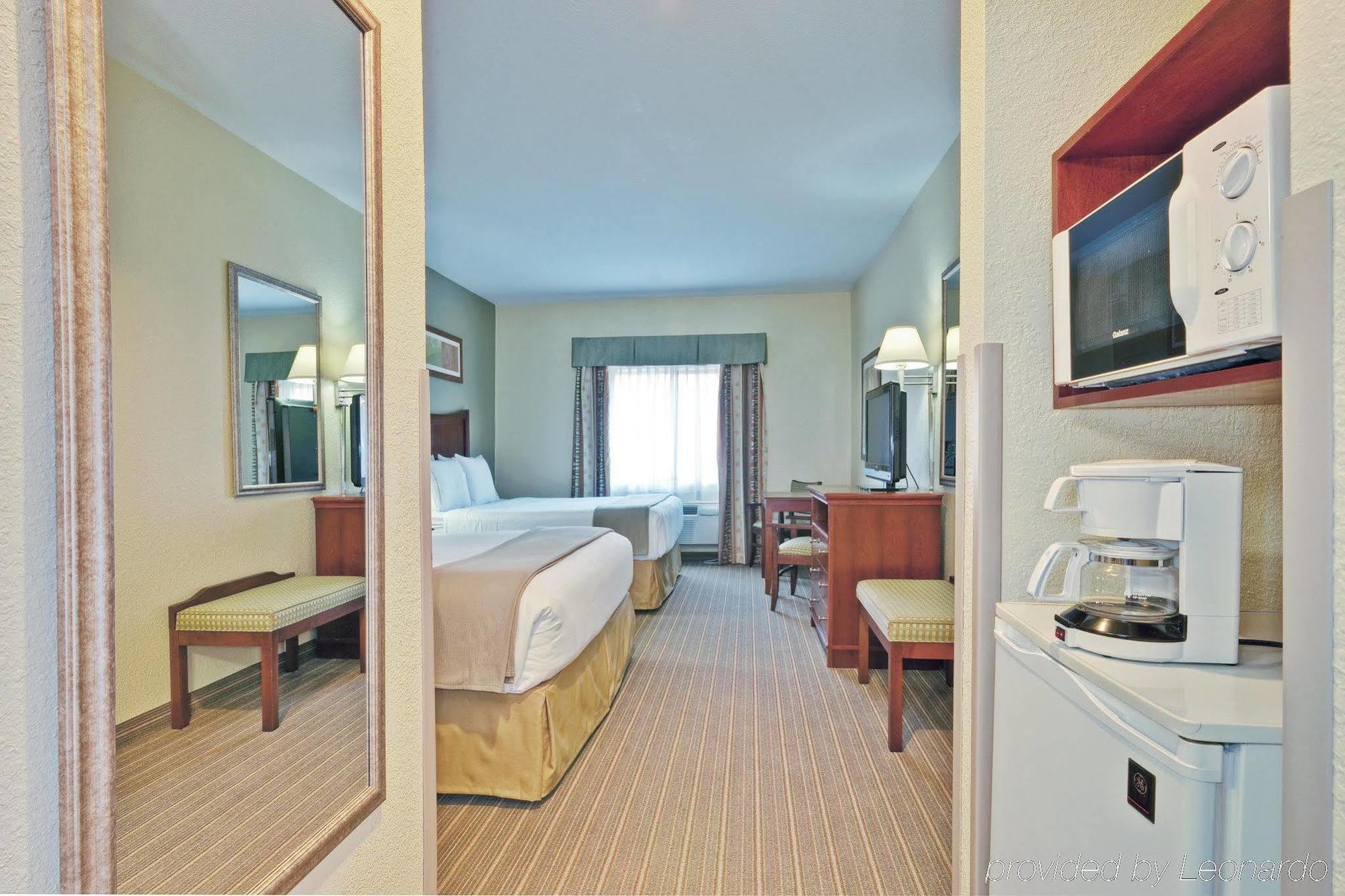 Holiday Inn Express Winfield - Teays Valley Hurricane Bagian luar foto