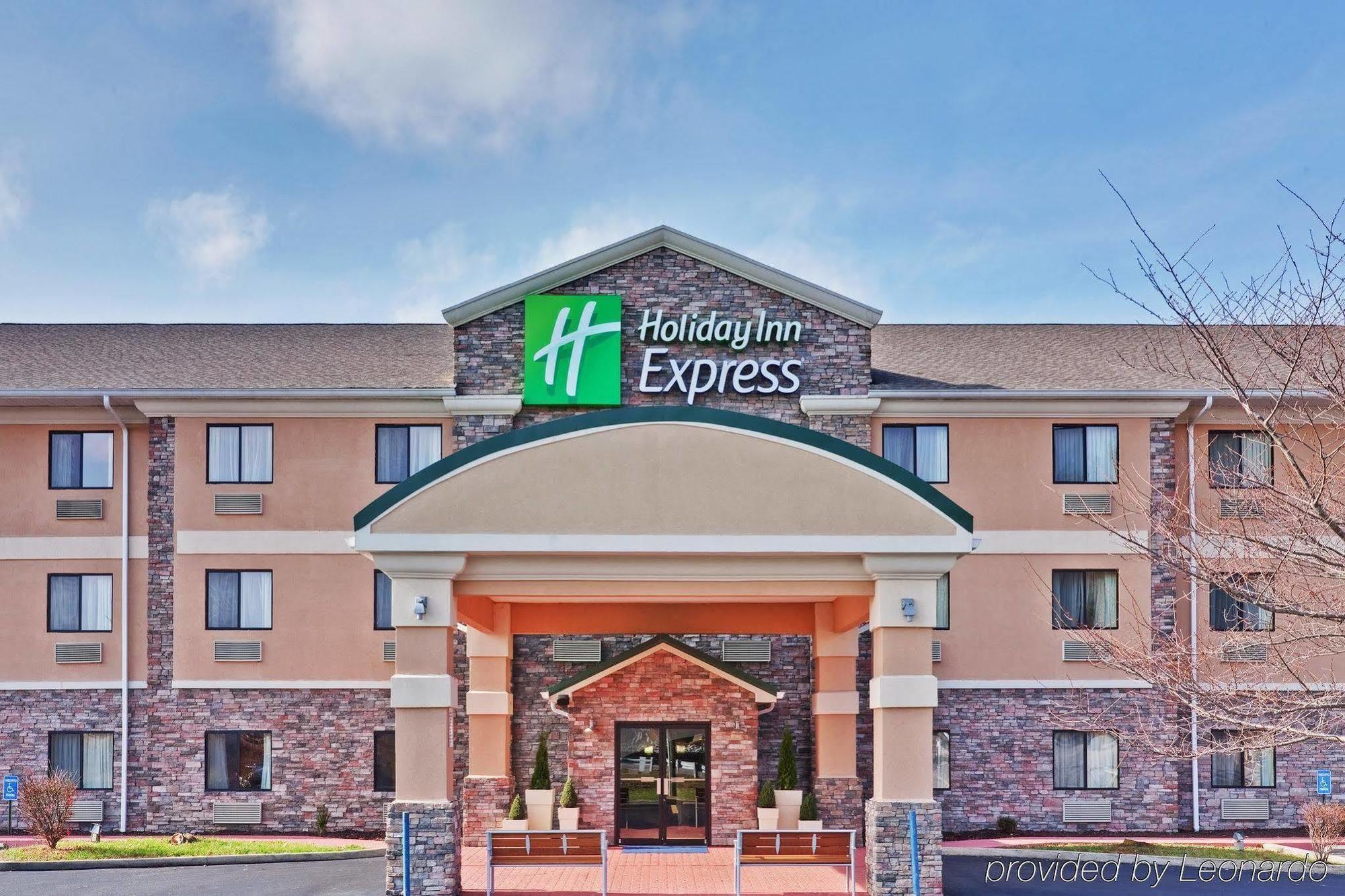 Holiday Inn Express Winfield - Teays Valley Hurricane Bagian luar foto