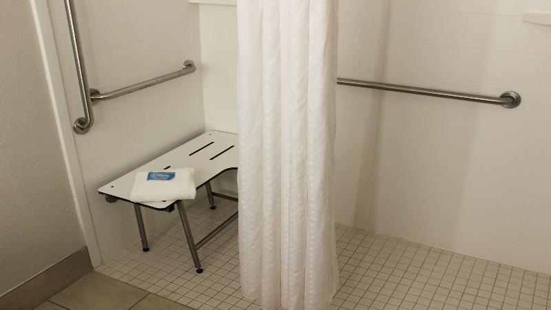 Holiday Inn Express Winfield - Teays Valley Hurricane Bagian luar foto